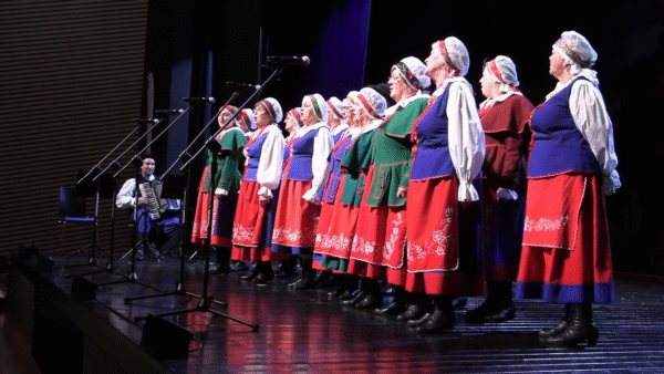 Piękna tradycja, czyli III Powiatowy Przegląd Zespołów Folklorystycznych