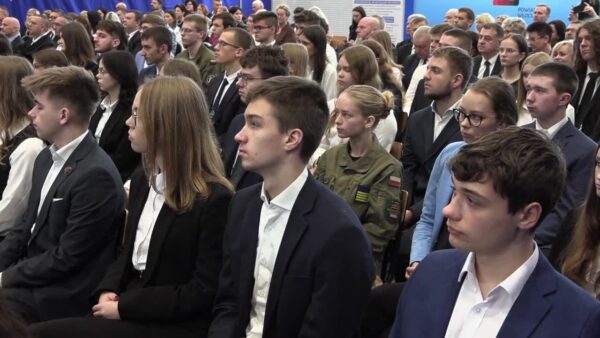 Wyróżnienia dla uczniów i nauczycieli - uroczystość w Chodczu