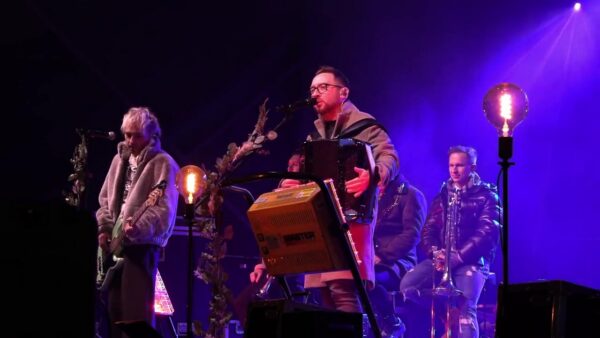 Wokalna świąteczna uczta. Na scenie Enej