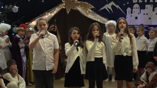 Świąteczna atmosfera w Boniewie. Kolędy, jasełka i wspólne życzenia