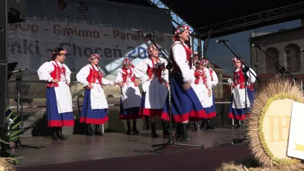 Choceń gościł Dożynki Powiatu Włocławskiego. Święto Plonów zgromadziło wielu mieszkańców regionu