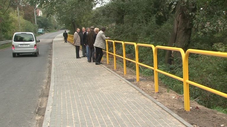 Nowy chodnik w Chełmicy to nie „wyborczy cud”