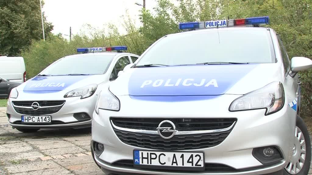 Policjanci z Chocenia i Fabianek dostali nowe samochody