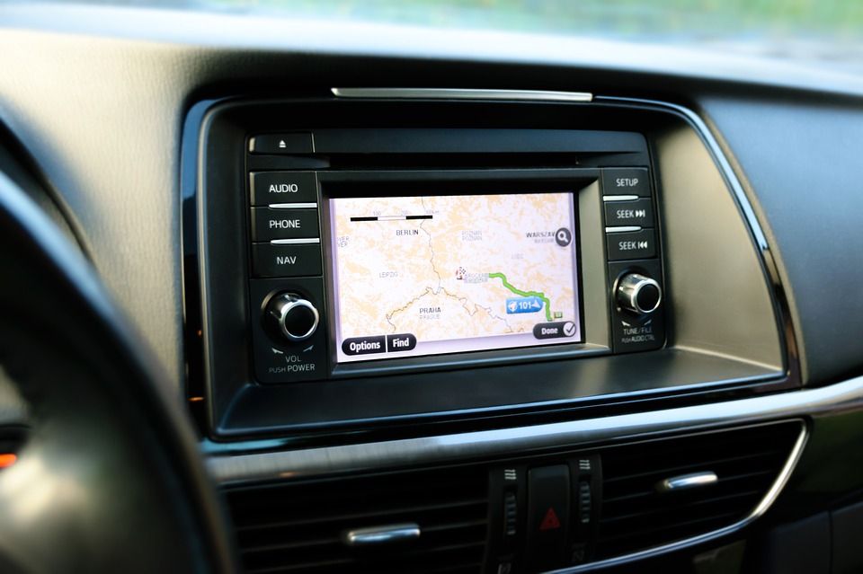 Profesjonalny system GPS w firmie transportowej – po co jest w ogóle potrzebny?