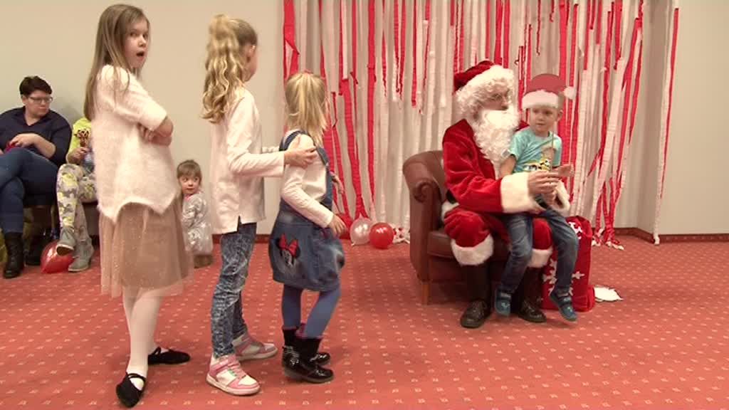 Święty Mikołaj odwiedził uczniów ze szkoły językowej Greenwich