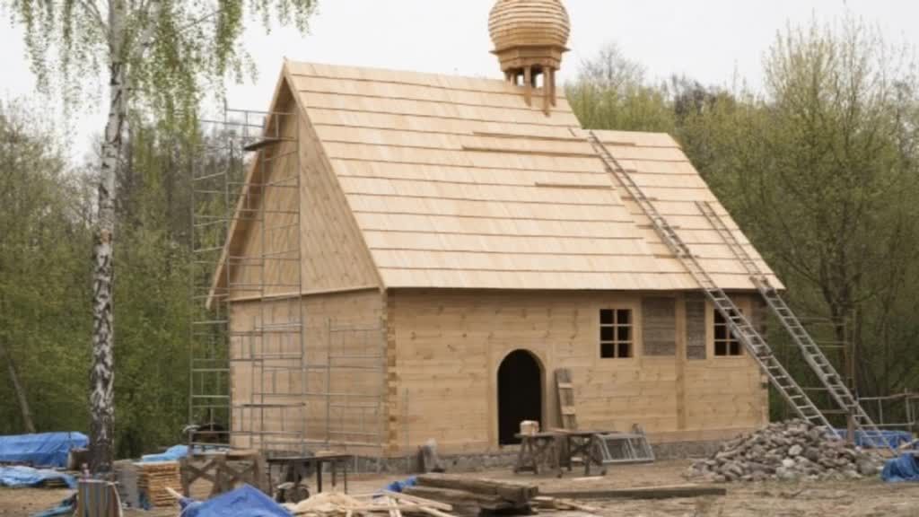 Trwa renowacja pięknego kościoła na terenie skansenu w Kłóbce